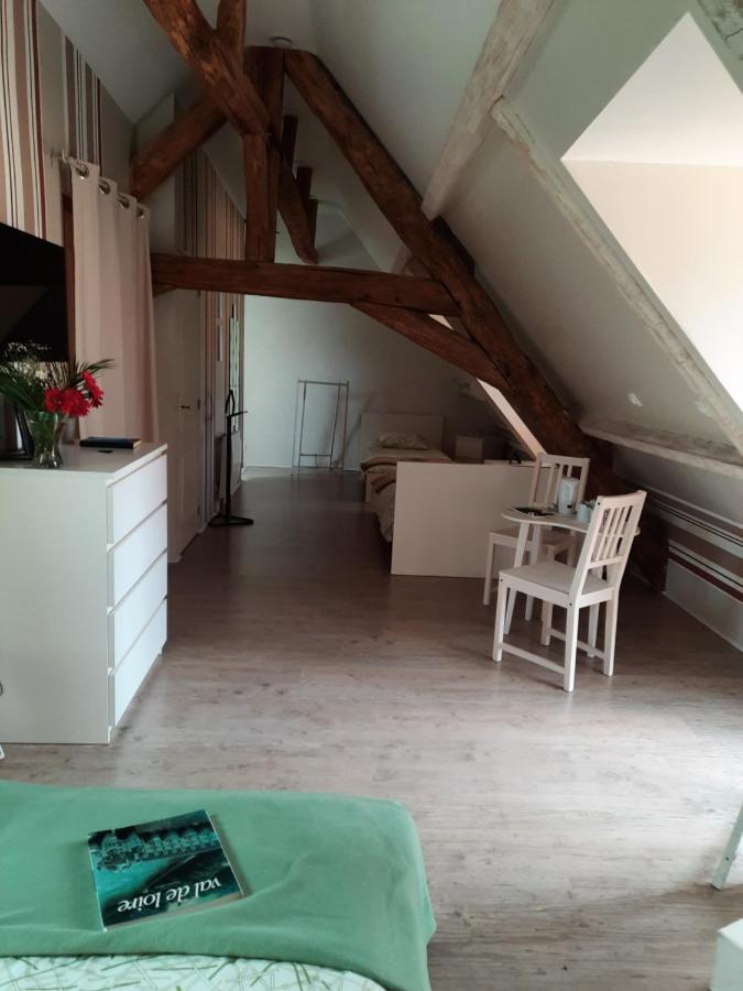 La Maison Genevier - Chambre La Family Montreuil-en-Touraine Εξωτερικό φωτογραφία